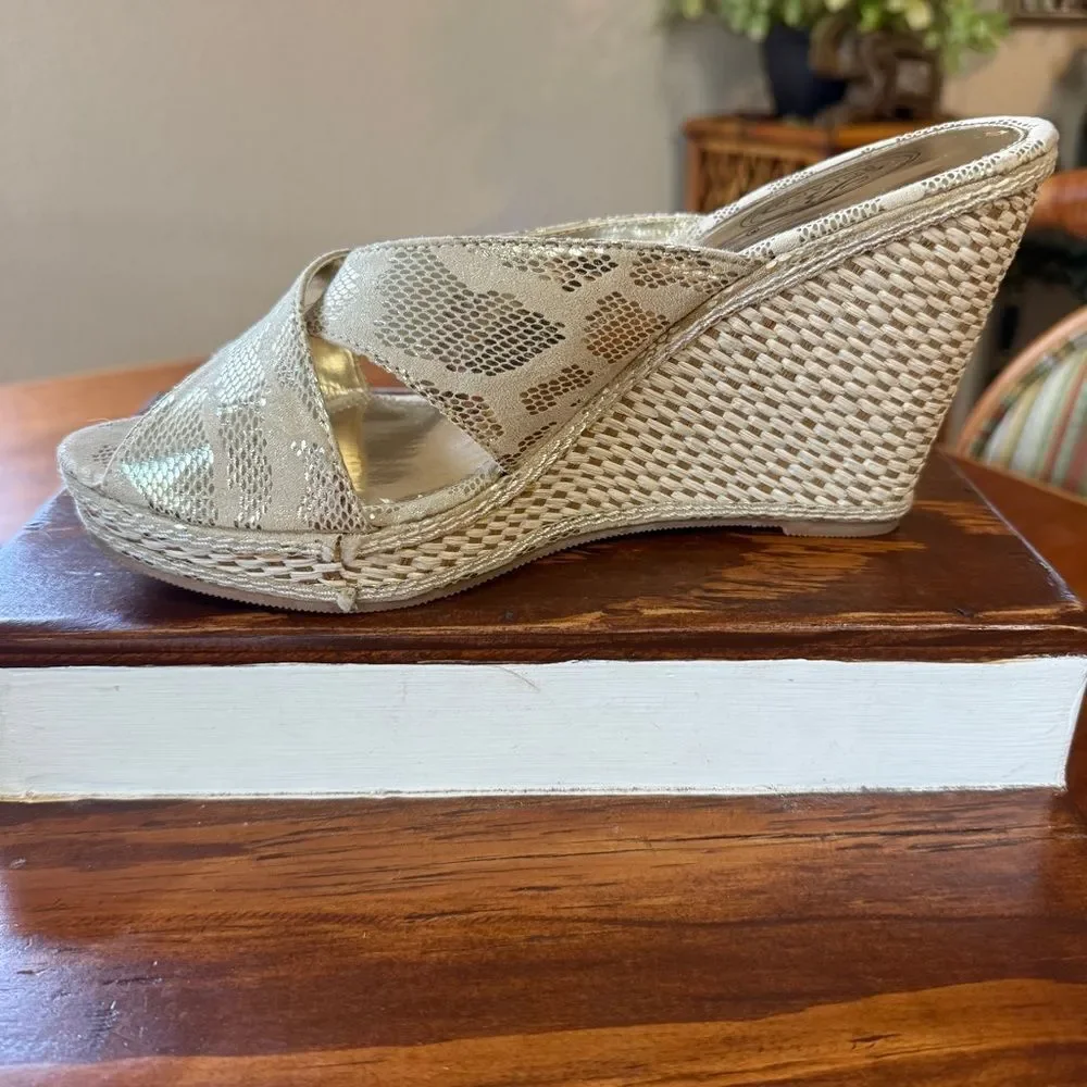 Bolaro By Summer Rio Animal Print Metallic Wedge Sandals Gold and Cream Size 10